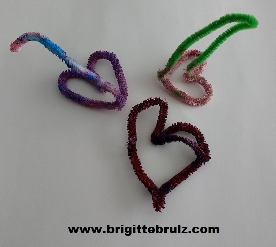 Use pipe cleaners to create stamps!