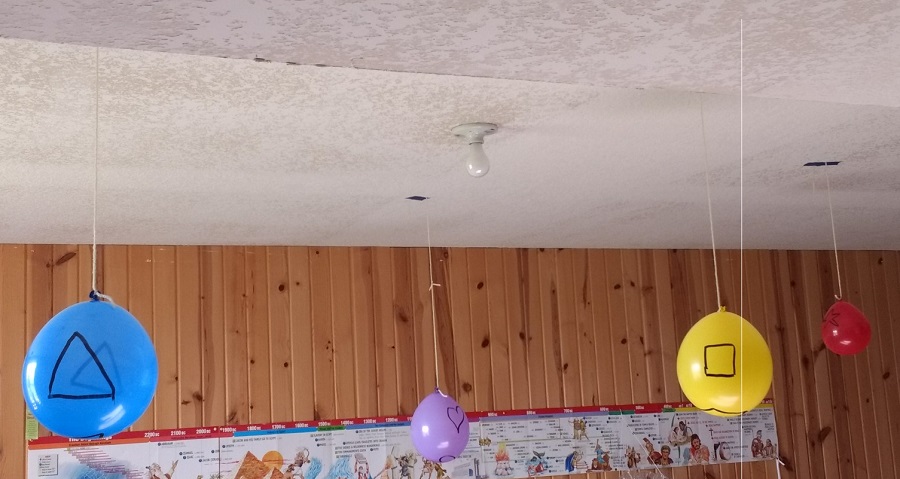 Fun indoor balloon activity